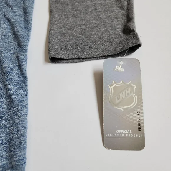 NHL Bulletin Toronto Maple Leafs 3/4 Sleeve TShirt Unisex - Picture 4 of 6